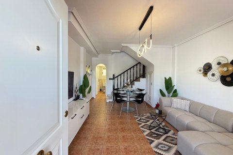 House à vendre à Alicante, Espagne, 3 chambres, 75 m2 No. 166043 - photo 11