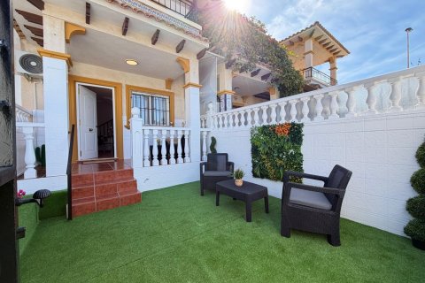 House à vendre à Alicante, Espagne, 3 chambres, 75 m2 No. 166043 - photo 3