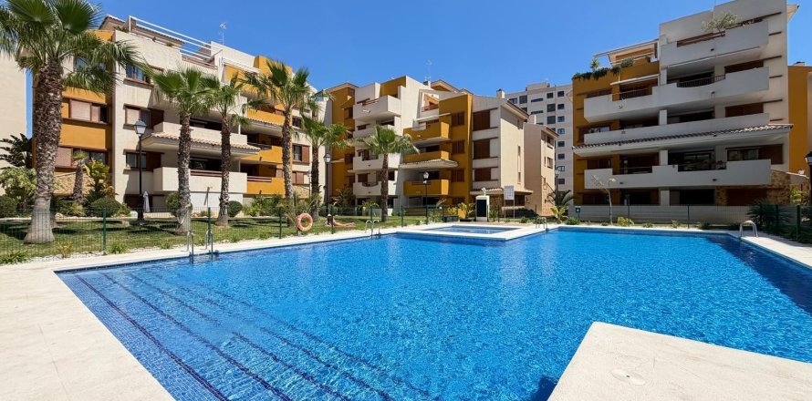 Penthouse in Torrevieja, Alicante, Spain 2 bedrooms, 110 sq.m. No. 166044