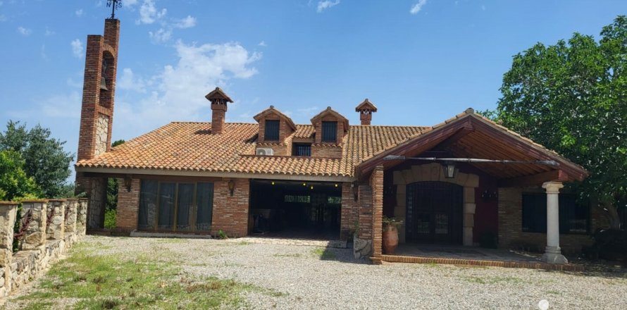 Zamek w El Mila, Tarragona, Hiszpania 8 sypialni, 820 mkw. nr 154229