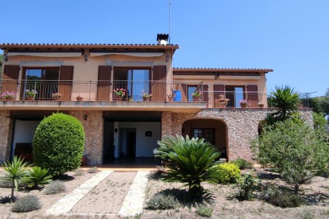 Dom w Lloret de Mar, Girona, Hiszpania 4 sypialnie, 311 mkw. nr 154230 – zdjęcie 2