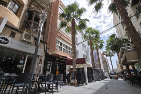 Apartment à Torrevieja, Alicante, Espagne 3 chambres, 65 m2 No. 177553
