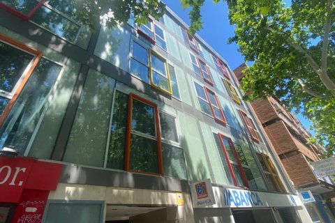 Apartment for rent in Madrid, Spain 1 room, 25 sq.m. No. 177556 - photo 9