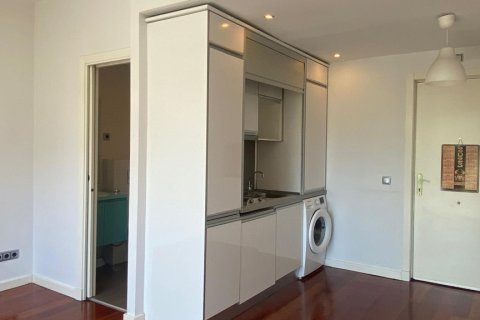 Apartment for rent in Madrid, Spain 1 room, 25 sq.m. No. 177556 - photo 4