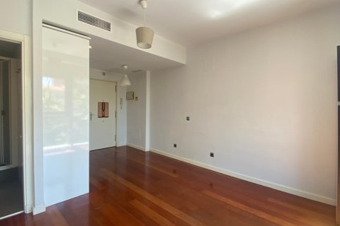 Apartment for rent in Madrid, Spain 1 room, 25 sq.m. No. 177556 - photo 5