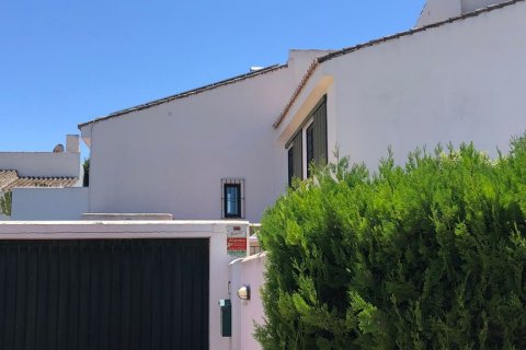 House for rent in Marbella, Malaga, Spain 3 bedrooms, 280 sq.m. No. 177559 - photo 2