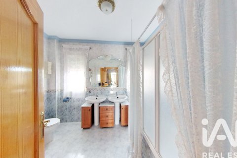 Casa in vendita a Guadahortuna, Granada, Spagna 4 camere da letto, 200 mq. N° 172756 - foto 8