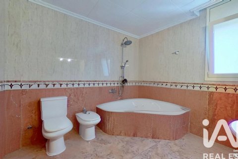 House à vendre à El Vendrell, Tarragona, Espagne, 5 chambres, 382 m2 No. 172752 - photo 23