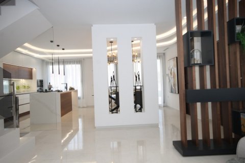 Villa for sale in El Chaparral, Alicante, Spain 3 bedrooms, 147 sq.m. No. 77742 - photo 6