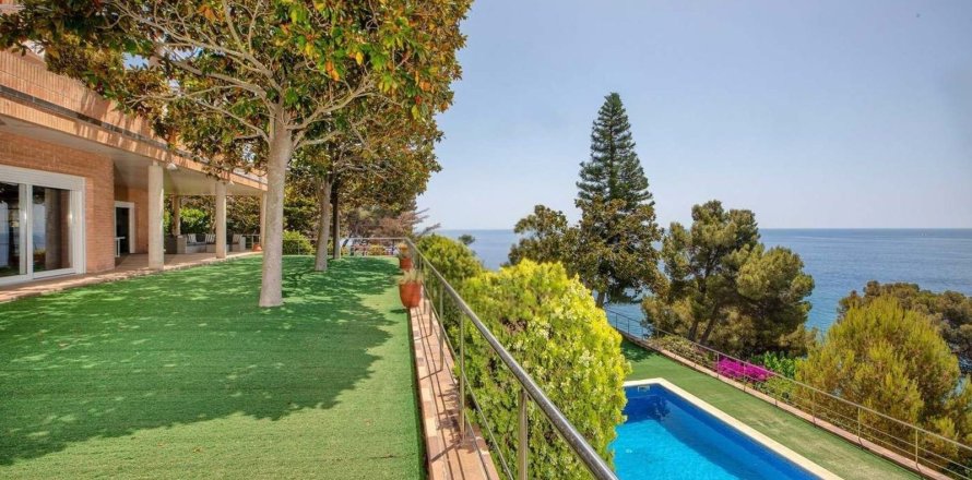 Māja Blanes, Girona, Spānijā 6 istabas, 428 m2 Nr. 160725