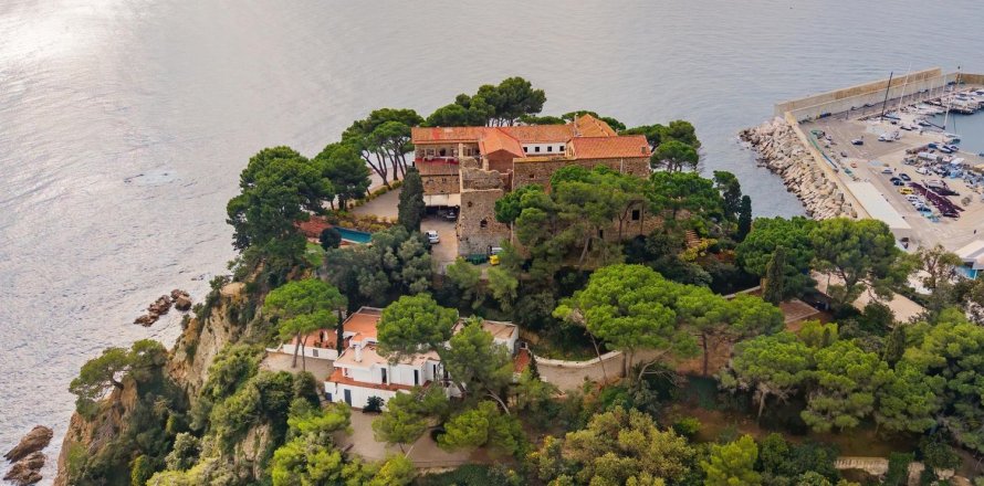 Дом в Бланес, Герона, Испания 5 спален, 295м2 №160727