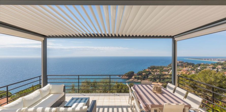 Māja Blanes, Girona, Spānijā 5 istabas, 350 m2 Nr. 160726