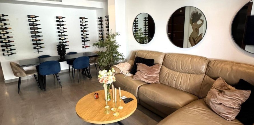 Apartment à Torrevieja, Alicante, Espagne 3 chambres, 129 m2 No. 155534