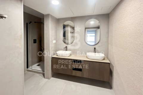 Продажа квартиры в Барселона, Испания 3 спальни, 162м2 №157026 - фото 22