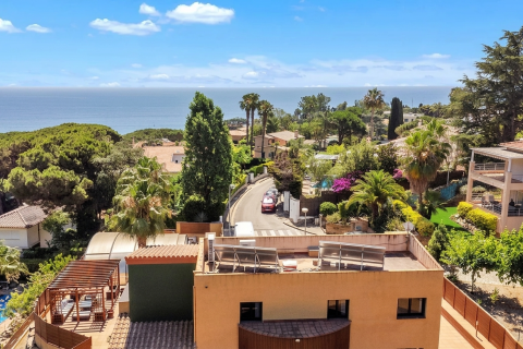 House à vendre à Blanes, Girona, Espagne, 4 chambres, 330 m2 No. 171973 - photo 2