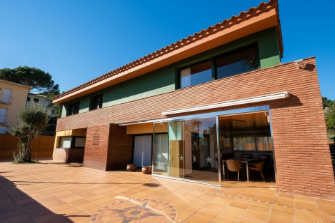 House à vendre à Blanes, Girona, Espagne, 4 chambres, 330 m2 No. 171973 - photo 3