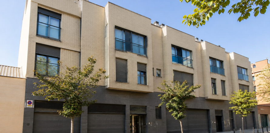 Proprietà commerciale a Barcelona, Spagna N° 171974