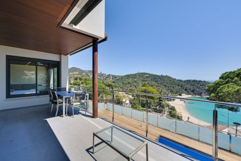 Villa for sale in Lloret de Mar, Girona, Spain 5 bedrooms, 298 sq.m. No. 180613 - photo 5