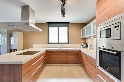 Villa for sale in Lloret de Mar, Girona, Spain 5 bedrooms, 298 sq.m. No. 180613 - photo 19