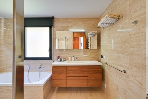 Villa for sale in Lloret de Mar, Girona, Spain 5 bedrooms, 298 sq.m. No. 180613 - photo 30