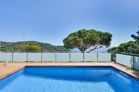 Villa for sale in Lloret de Mar, Girona, Spain 5 bedrooms, 298 sq.m. No. 180613 - photo 8