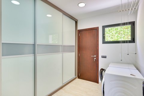 Villa for sale in Lloret de Mar, Girona, Spain 5 bedrooms, 298 sq.m. No. 180613 - photo 21