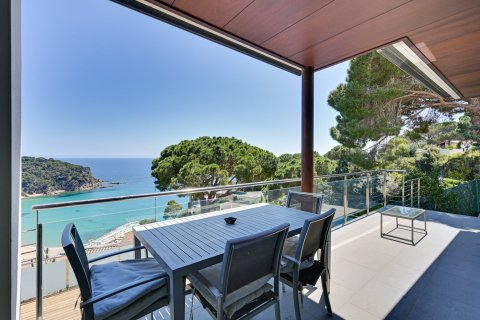 Villa for sale in Lloret de Mar, Girona, Spain 5 bedrooms, 298 sq.m. No. 180613 - photo 2