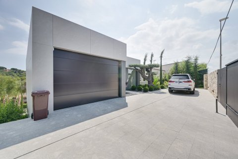 Villa for sale in Lloret de Mar, Girona, Spain 4 bedrooms, 500 sq.m. No. 180617 - photo 12