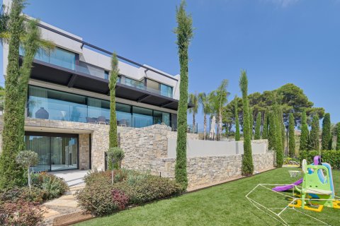 Villa for sale in Lloret de Mar, Girona, Spain 4 bedrooms, 500 sq.m. No. 180617 - photo 1