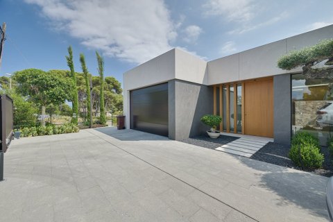 Villa for sale in Lloret de Mar, Girona, Spain 4 bedrooms, 500 sq.m. No. 180617 - photo 11