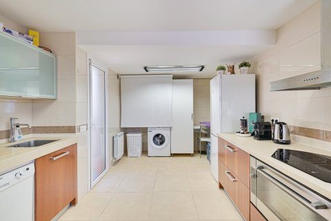 Villa for sale in Lloret de Mar, Girona, Spain 4 bedrooms, 224 sq.m. No. 180618 - photo 19