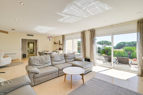 Villa for sale in Lloret de Mar, Girona, Spain 4 bedrooms, 224 sq.m. No. 180618 - photo 7