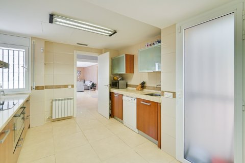Villa for sale in Lloret de Mar, Girona, Spain 4 bedrooms, 224 sq.m. No. 180618 - photo 27
