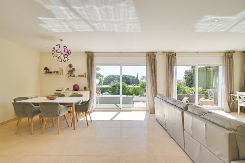 Villa for sale in Lloret de Mar, Girona, Spain 4 bedrooms, 224 sq.m. No. 180618 - photo 9