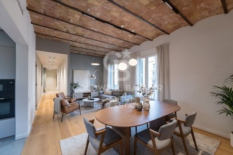 Apartment à Barcelona, Espagne 4 chambres, 129 m2 No. 178985