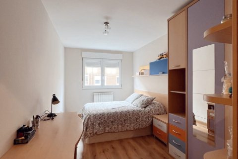 Apartamento en venta en San Andrés del Rabanedo, León, España 3 dormitorios, 138 m2 No. 185105 - foto 11