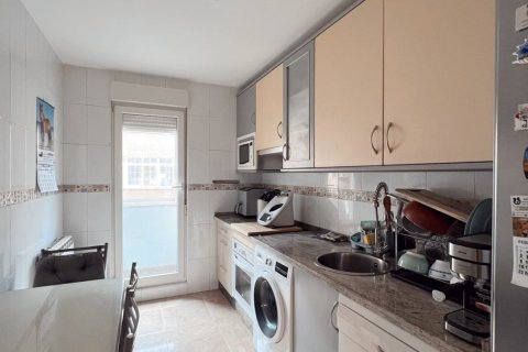 Apartamento en venta en San Andrés del Rabanedo, León, España 3 dormitorios, 138 m2 No. 185105 - foto 5