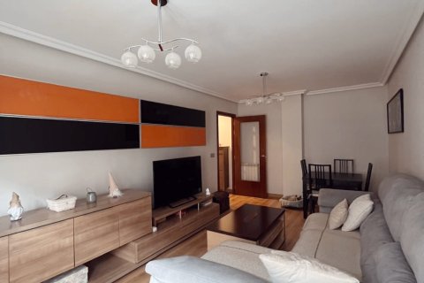 Apartamento en venta en San Andrés del Rabanedo, León, España 3 dormitorios, 138 m2 No. 185105 - foto 3