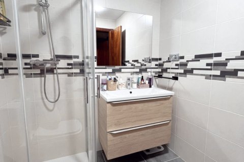 Apartamento en venta en San Andrés del Rabanedo, León, España 3 dormitorios, 138 m2 No. 185105 - foto 18