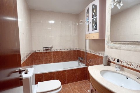 Apartamento en venta en San Andrés del Rabanedo, León, España 3 dormitorios, 138 m2 No. 185105 - foto 16
