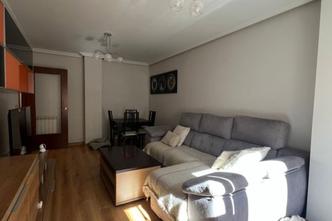 Apartamento en venta en San Andrés del Rabanedo, León, España 3 dormitorios, 138 m2 No. 185105 - foto 2