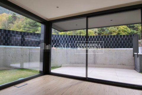 Huoneisto vuokrattavana Principado De Andorra (Ninguna Poblacion Tiene C.P.), Lleida, Espanja, 2 makuuhuonetta, 85 m2 No. 156702 - kuva 7