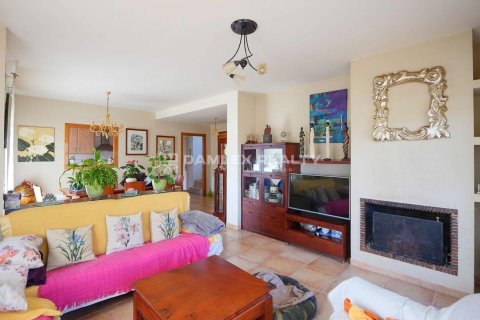 Hus till salu i Santa Cristina d'Aro, Girona, Spanien 5 sovrum, 222 kvm. Nr. 187000 - foto 3