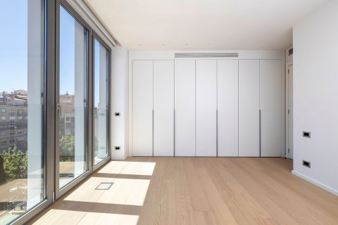 Apartament w Barcelona, Hiszpania 4 sypialnie, 185 mkw. nr 186998 – zdjęcie 15