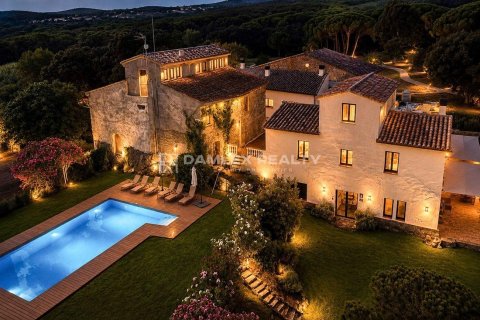 Villa in Santa Cristina d'Aro, Girona, Spain 10 bedrooms, 857 sq.m. No. 186999