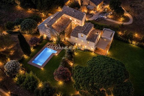 Villa for sale in Santa Cristina d'Aro, Girona, Spain 10 bedrooms, 857 sq.m. No. 186999 - photo 6