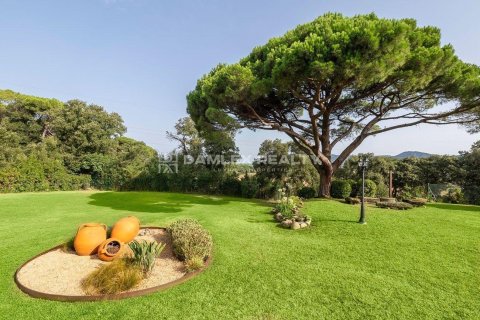 Villa for sale in Santa Cristina d'Aro, Girona, Spain 10 bedrooms, 857 sq.m. No. 186999 - photo 11