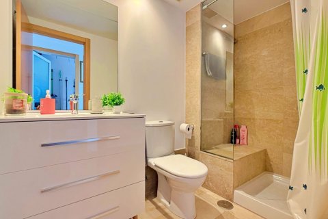 Apartment for sale in Alicante, Spain 2 bedrooms, 87 sq.m. No. 148613 - photo 16