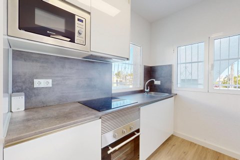 Bungalow for sale in San Miguel de Salinas, Alicante, Spain 2 bedrooms, 58 sq.m. No. 148610 - photo 6