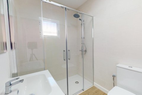 Bungalow for sale in San Miguel de Salinas, Alicante, Spain 2 bedrooms, 58 sq.m. No. 148610 - photo 15